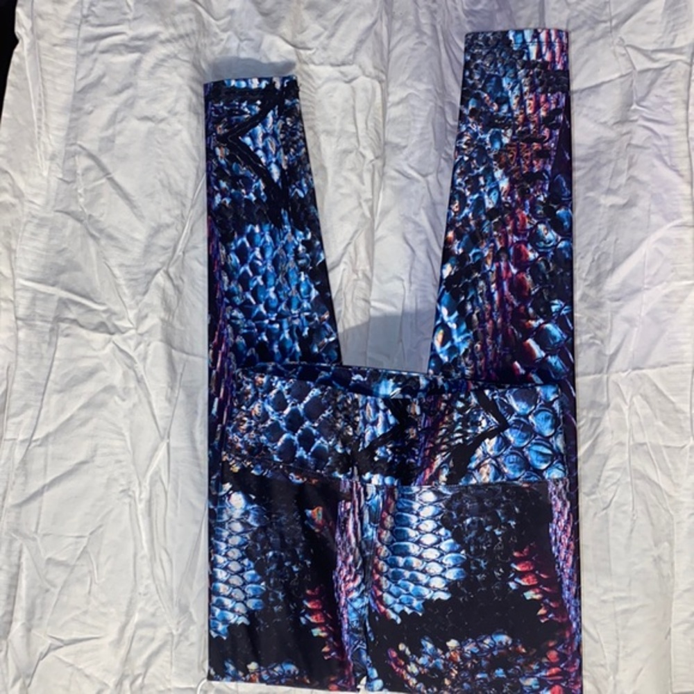NWOT Kyodan Ladies printed designer Yoga pants leggings tights very sexy